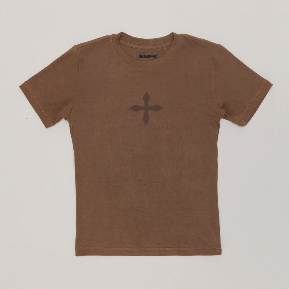 SMFK $140 COMPASS ORIGINAL BADGE TEE WILD HORSE
BROWN Women's tee shirt grunge